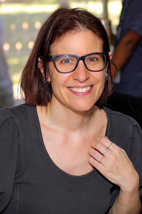 Ali Hazelwood by Larry D. Moore, CC BY 4.0, via Wikimedia Commons Ali Hazelwood