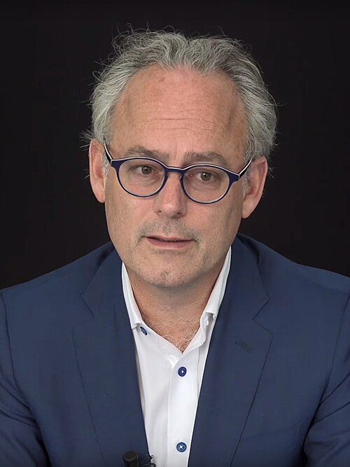 Amor Towles by librairie mollat, CC BY 3.0, via Wikimedia Commons Amor Towles