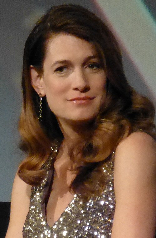 Gillian Flynn by aphrodite-in-nyc from new york city, CC BY 2.0, via Wikimedia Commons Gillian Flynn