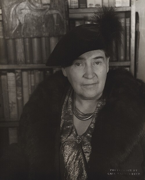 Willa Cather by Carl Van Vechten, Public domain, via Wikimedia Commons Willa Cather