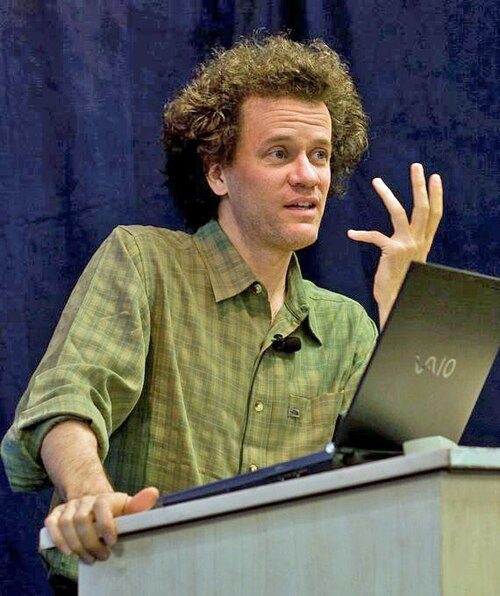 Yann Martel by Shane Lin from Seattle, WA, USA, aka 'About Malenkov in Exil, CC BY-SA 2.5, via Wikimedia Commons Yann Martel