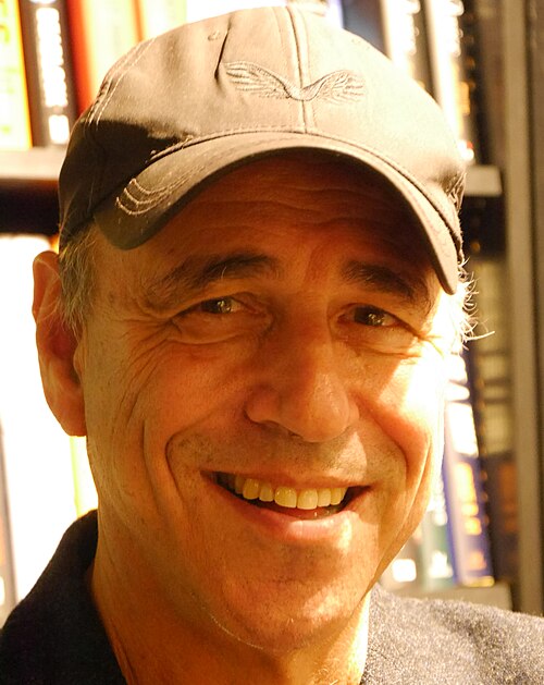Anthony Horowitz by Edwardx, CC BY-SA 4.0, via Wikimedia Commons Anthony Horowitz