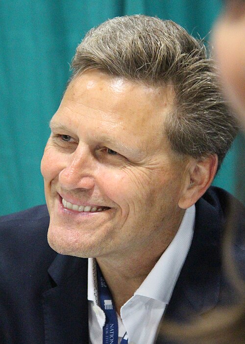 David Baldacci by fourandsixty, CC BY-SA 3.0, via Wikimedia Commons David Baldacci