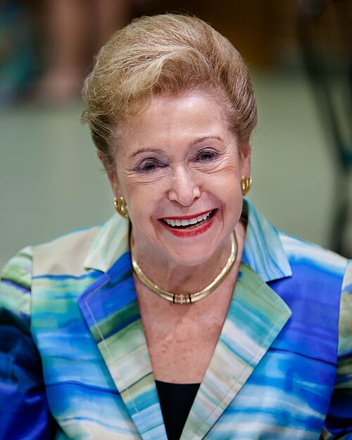 Mary Higgins Clark by Alvintrusty, CC BY-SA 3.0, via Wikimedia Commons Mary Higgins Clark